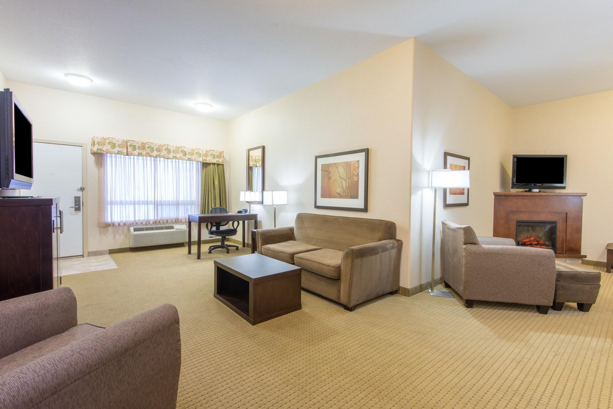 Ramada By Wyndham Lac La Biche Eksteriør billede
