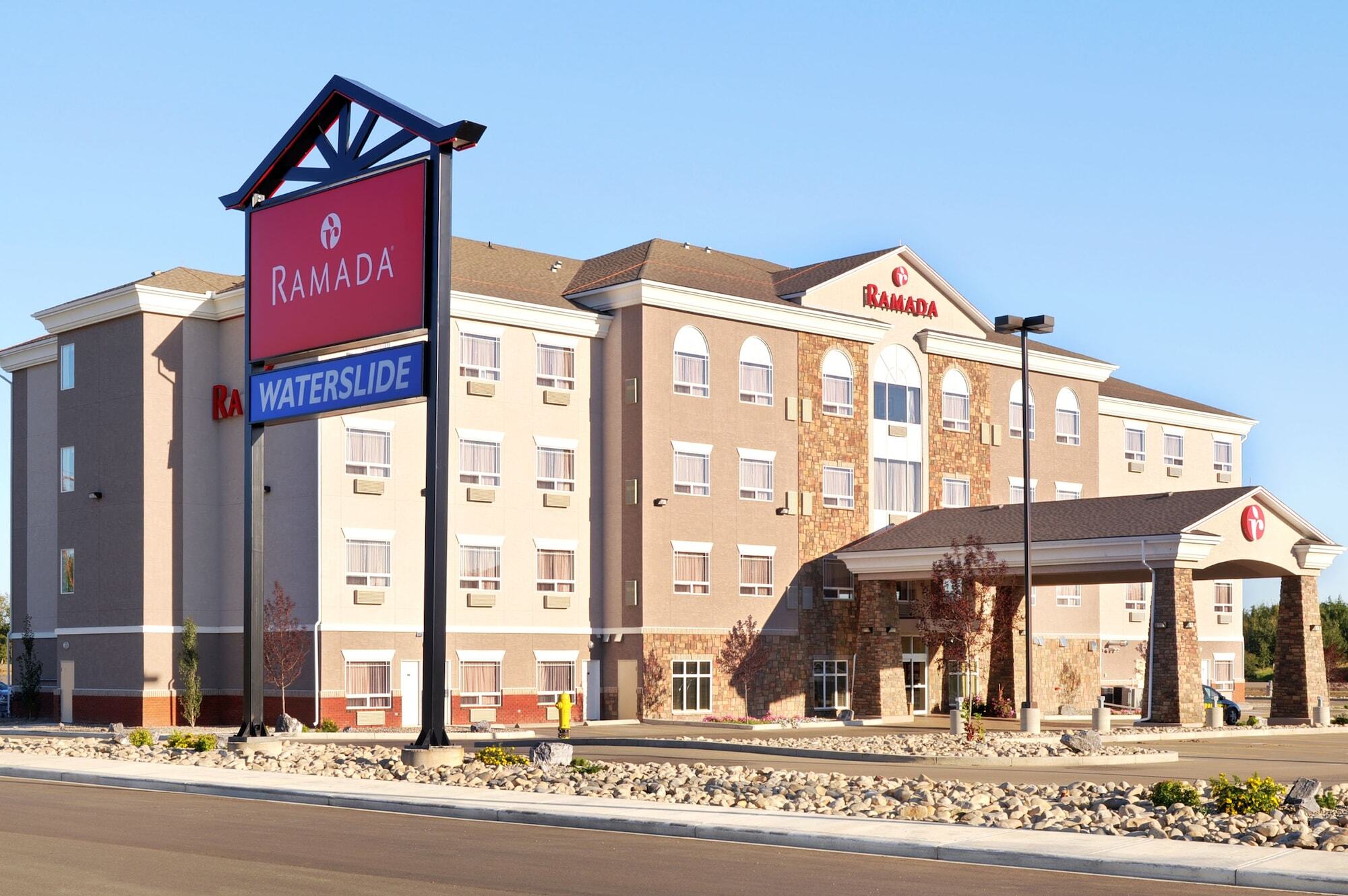 Ramada By Wyndham Lac La Biche Eksteriør billede