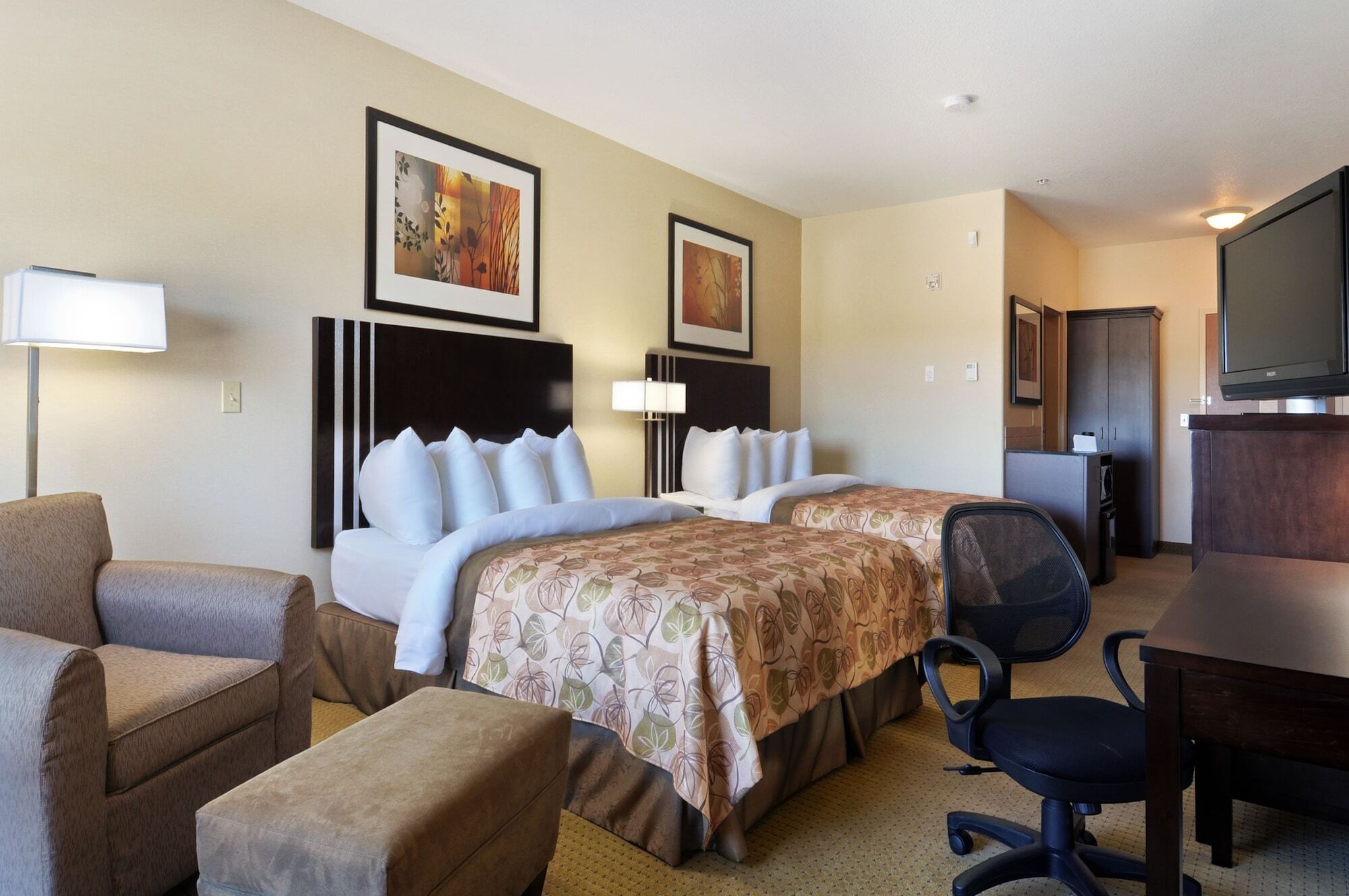 Ramada By Wyndham Lac La Biche Eksteriør billede